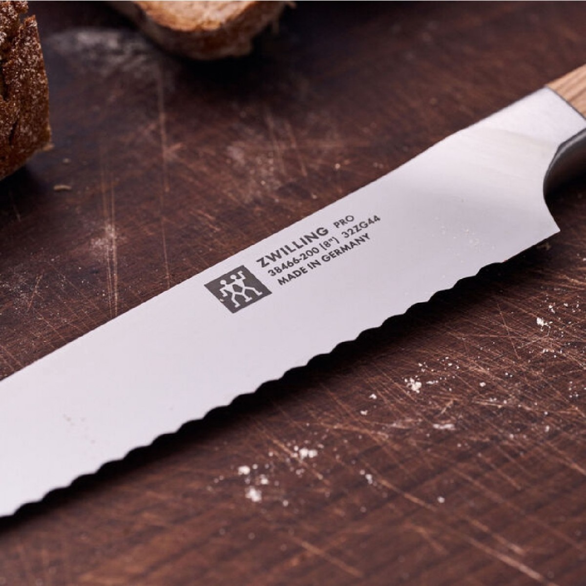 Zwilling Pro Wood Nož Za Hleb 20 Cm - 1002913