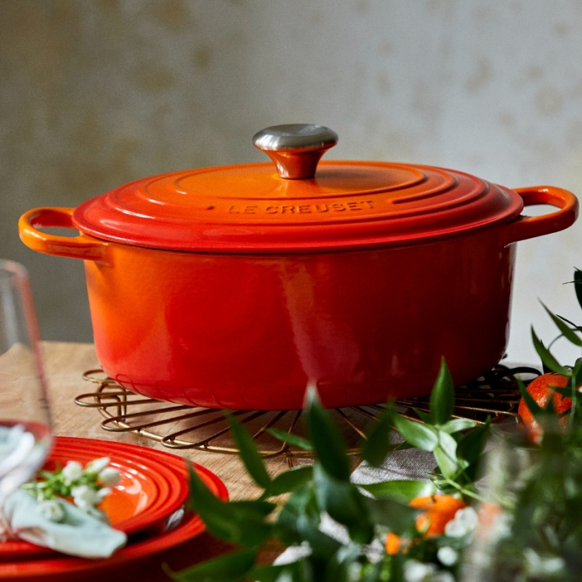 Le Creuset ovalna kaserola od livenog gvožđa, 35 cm, 8.9 l Le Creuset ovalna kaserola od livenog gvožđa, 35 cm, 8.9 l