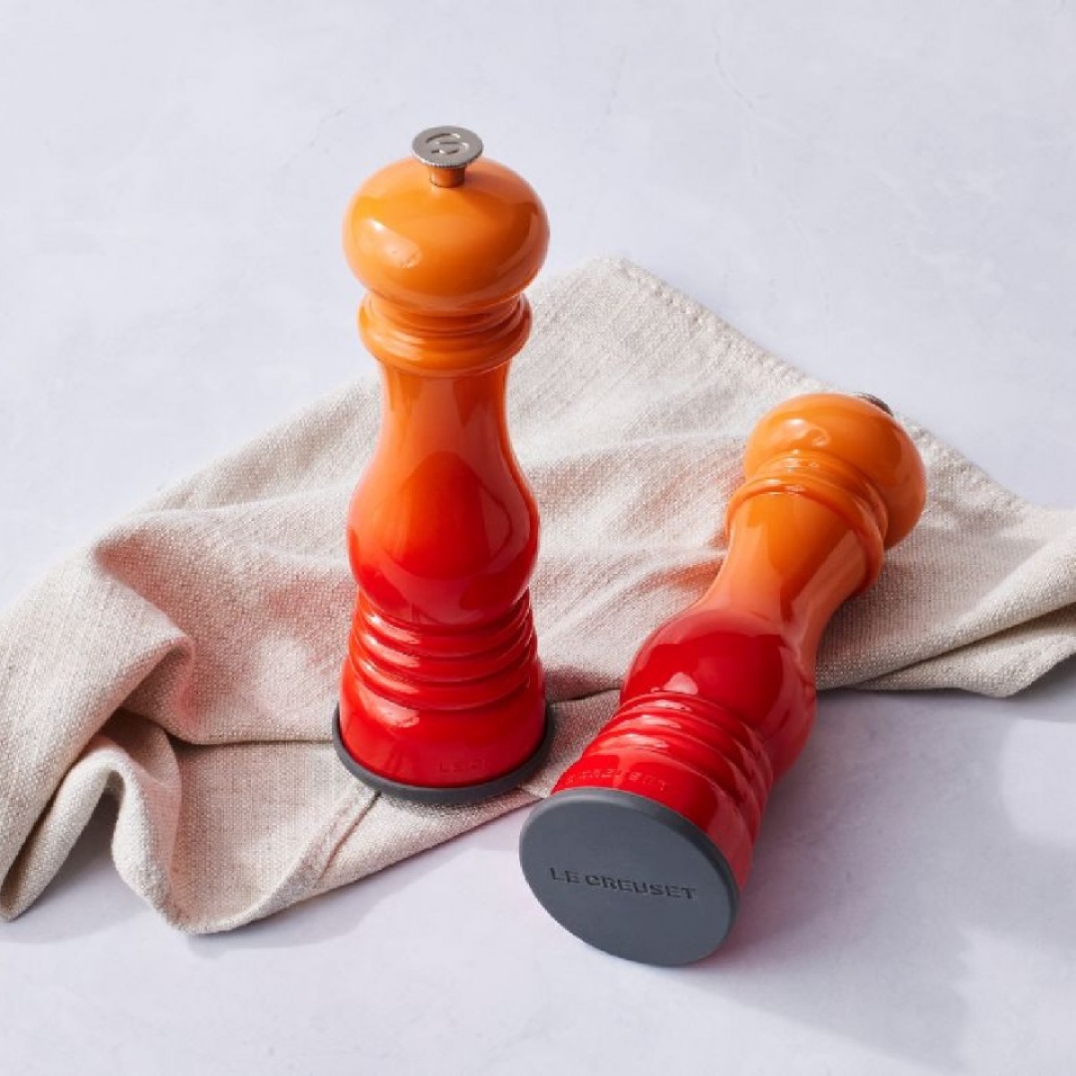 Le Creuset Set Od 2 Poklopca Za Mlin Le Creuset Set Od 2 Poklopca Za Mlin