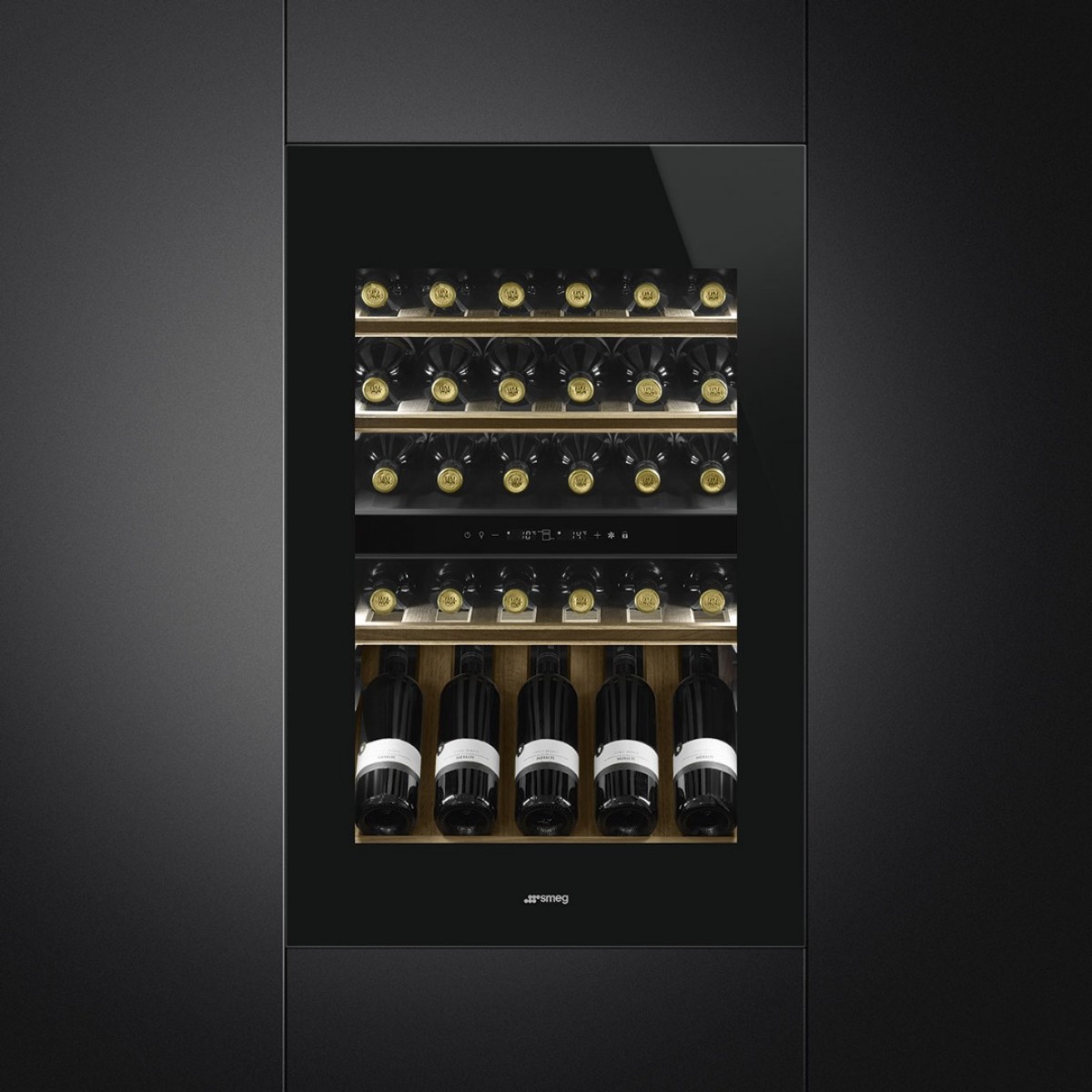Smeg CVI040BE ugradna vinska vitrina