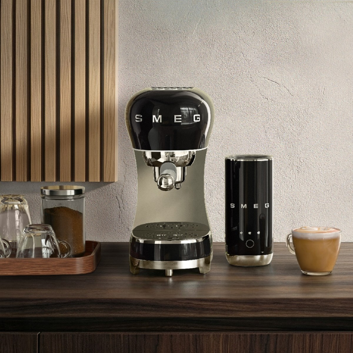 Smeg Ecf12Bleu Set Aparat Za Espresso I Aparat Za Mlečnu Penu