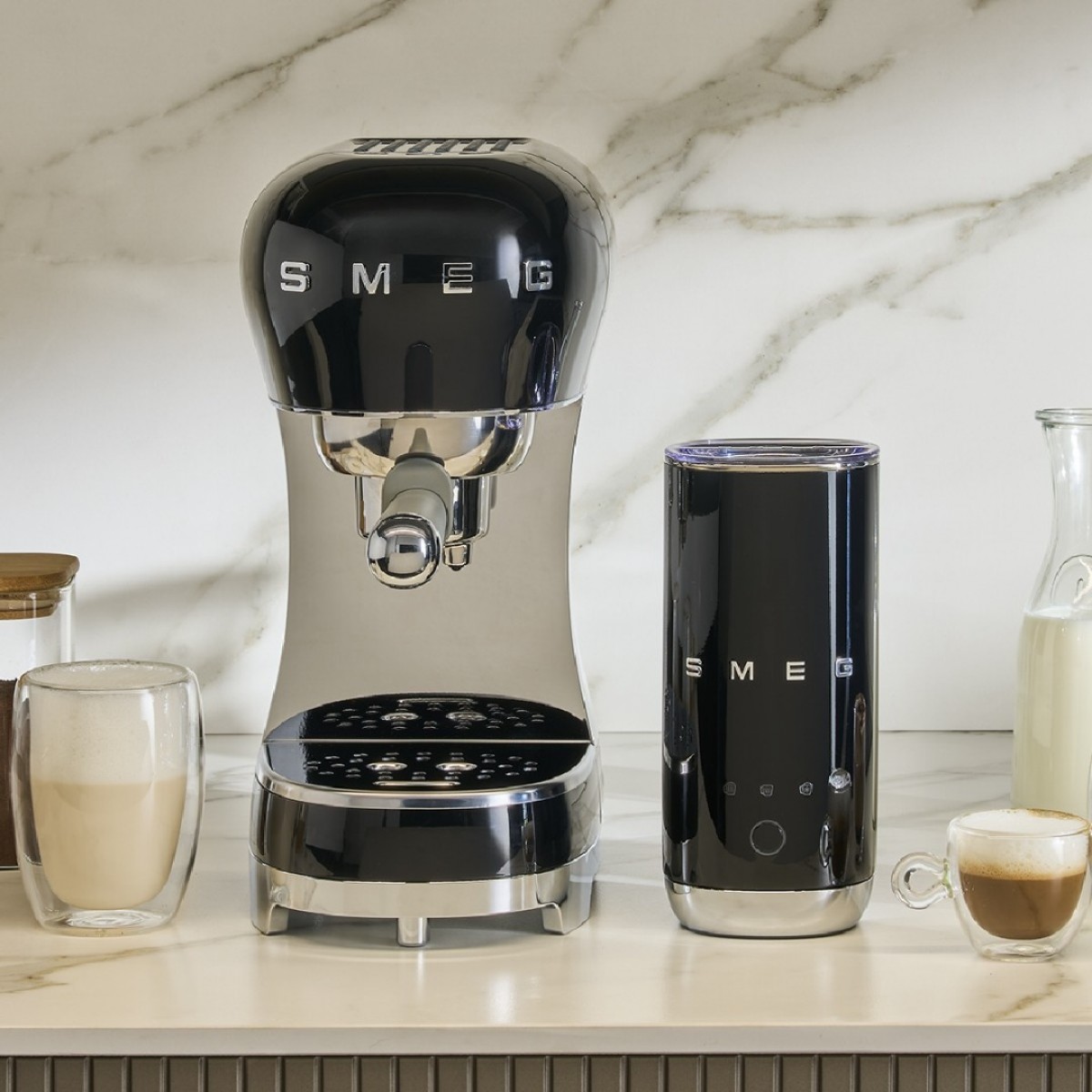 Smeg Ecf12Bleu Set Aparat Za Espresso I Aparat Za Mlečnu Penu