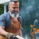 Delvache Fire Master Kamel Kožna Kecelja Sa Amblemom Delvache Fire Master Kamel Kožna Kecelja Sa Amblemom