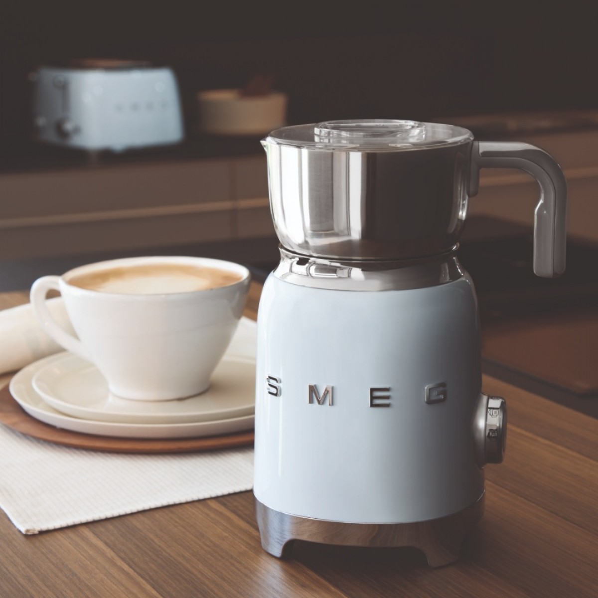 Smeg Mff11Pbeu Aparat Za Pravljenje Mlečne Pene Smeg Mff11Pbeu Aparat Za Pravljenje Mlečne Pene