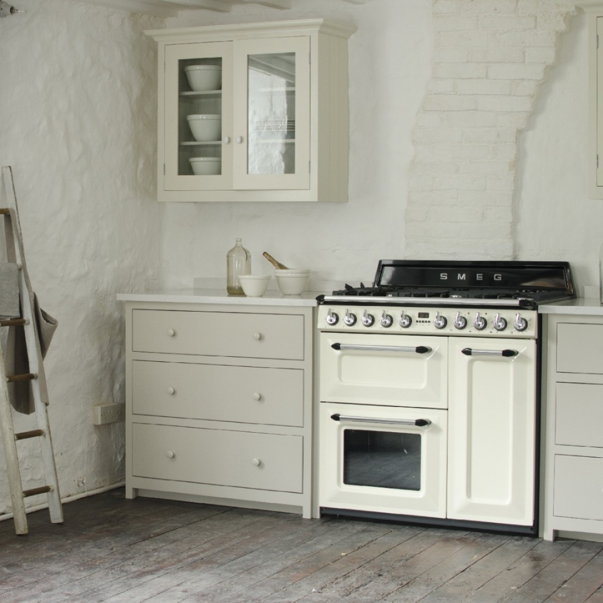 Smeg Tr93P Šporet Sa Gasnom Pločom Za Kuvanje I 3 Rerne